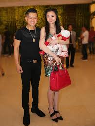 Ca sĩ lâm vũ nói nước mắt anh tự động chảy dài khi hay tin. Ivchxjrezpbzim