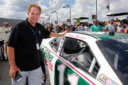 Nascar on fox, also known as fox nascar, is the branding used for broadcasts of nascar races darrell waltrip returned for the budweiser duels. Darrell Waltrip To Retire From Fox Broadcast Booth After 2019