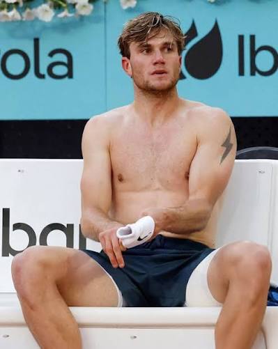Jack Draper's roll in Madrid 🫴 #draper #madrid #jackdraper #modellife  #burberry #nikecourt #elegant #handsomeman #absworkout