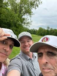 We are happy to welcome Alice Cooper to our course today 🍓♥️🍓