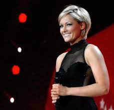 Haare ab helene fischer überrascht fans mit neuer frisur stars helene fischer achterbahn offizielles video erster tv auftritt von helene fischer. Die Helene Fischer Show Wikipedia