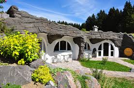 Mit unseren beiden newslettern verpassen sie keine news mehr aus der schönen neuen. Kurzurlaub Im Hobbit Erdhaus Schenke Erlebnisse Von Jochen Schweizer
