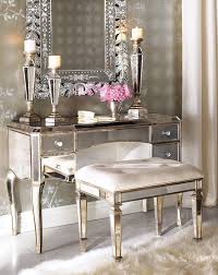 » the lighted makeup mirror choose the light closing to the light of the day, to better grasp the degree of shade. 25 Chic Makeup Vanities From Top Designers Architecture Design