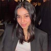 Alina Barnard's Instagram, Twitter & Facebook