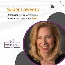 Laura Bever's Instagram, Twitter & Facebook