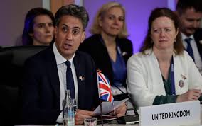 Miliband welcomed to Foreign Office by civil servant walkout - AOL