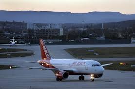 Beliebte flugrouten mit angeboten ab 21 € (preis vom 19.07.2021). Engpass Fur Flugreisende In Stuttgart 30 Prozent Weniger Sitzplatze Auf Der Berlin Strecke Stuttgart Stuttgarter Nachrichten