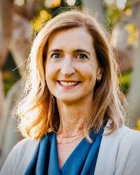 Kristen Melnyk's Instagram, Twitter & Facebook