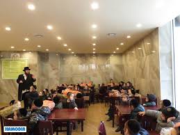 The masbia pantry in borough park, brooklyn, drew long lines this week, with some traveling from across the city to collect staples as the pandemic has increased food insecurity. Talmidim Of The Pupa Cheder In Boro Park Visiting The Masbia Soup Kitchen Hamodia Com