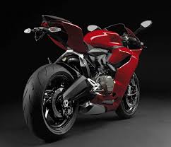 The 899 panigale is closely related to the bigger 1199. 2014 Ducati 899 Panigale