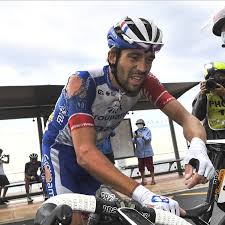 Il faut supporter ce coureur parce qu'il est différentjuin est là, juillet arrive, et marc madiot vous parle de thibaut pinot. Pinot Nach Sturz Weitgehend Unversehrt Aber Sichtlich Bedient Radsport News Com