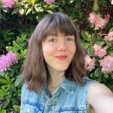 Mary Aden's Instagram, Twitter & Facebook