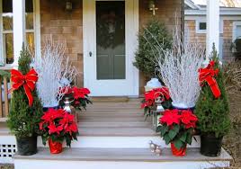 Rain boot, umbrella, and watering can vase door decor ideas these next door decor ideas are perfect for spring! Attractive Front Porch Christmas Decoration Ideas