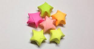 Setelah menyimak sejarang panjang origami, sekarang mari saatnya kita membuat beberapa origami dasar yang mudah untuk dibuat. Cara Membuat Origami Bintang Dengan 8 Langkah Mudah Popmama Com