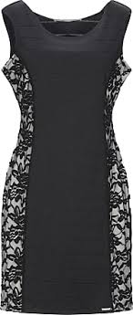La svolta dark di saint laurent sotto la guida di anthony vaccarello si materializza in un abito nero realizzato in sablé. Abiti In Pizzo In Nero Acquista Fino Al 78 Stylight