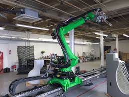 The World S Biggest Free Form 3d Printer Is Being Used To Build Houses Building A House 3d Printed Building Big 3d Printer