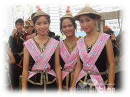 Pakaian tradisional kaum kadazankadazan penampangpakaian istiadat masyarakat kadazan dari penampang. Pakaian Bambangantuhau