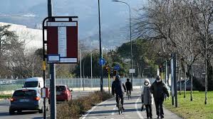 Ecco le regole per negozi e centri commerciali. Joaypfulyaguhm