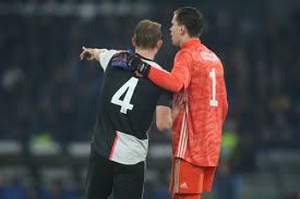 Matthijs de ligt es 'protegido' por juventus tras penal cometido ante lecce. Matthijs De Ligt