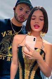 Esa zorrita esta inclinándose cada vez mas al mundo del erotismo, pues parece mas una actriz porno en su imagen y. Orgullosa De Sus Raices Y Muy Divertida Asi Es Angela La Hija De Pepe Aguilar Photo 1