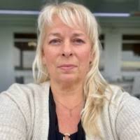 10+ "Susan Falconer" profiles