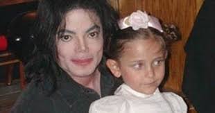Paris Jackson 'hated dressing like a doll for dad Michael' sparking mental  health battle : r/LeavingNeverlandHBO