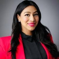 Perla Smith's Instagram, Twitter & Facebook