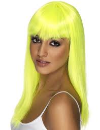 In questo caso, la tendenza vuole capelli in nuance originali: Glatte Neon Perucke Fur Damen Gelb Gunstige Faschings Accessoires Zubehor Bei Karneval Megastore