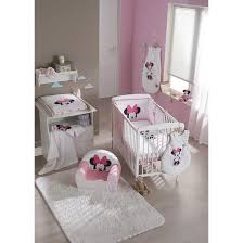 Il veillera sur la tranquillité et la sécurité de bébé durant son sommeil. Minnie Patchwork Tour De Lit Adaptable 40x180cm Rose A Motifs Achat Vente Tour De Lit Bebe 3148801013731 Soldes Sur Cdiscount Des Le 20 Janvier Cdiscount