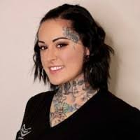 Julie Beers's Instagram, Twitter & Facebook