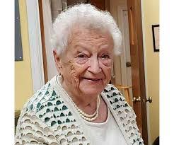 Kristen Beers's Instagram, Twitter & Facebook