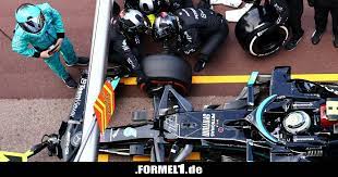 Der schlagschrauber muss länger auf der mutter verweilen. Valtteri Bottas Radmutter Klemmt Noch Immer Am Auto Fest