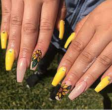 Instead Of A Sunflower A Palm Tree Sunflower Nails Spring Acrylic Nails Nails