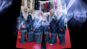 Suatu perkara yang akan kekal tanpa perubahan dan tidak ketinggalan dek zaman. Versi Empat Dara Kain Songket Bunga Tabur Tak Lapuk Dek Hujan Tak Lekang Dek Zaman Youtube