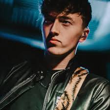 Best Bass Guitarists for Hire in Nuneaton