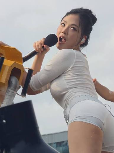Bibi Tại Waterbomb 2026 | TikTok