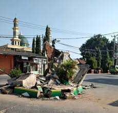Ada rumah corona di pamulang! Detak Banten Tugu Monumen Perjuangan Legok Hancur Diterjang Truk