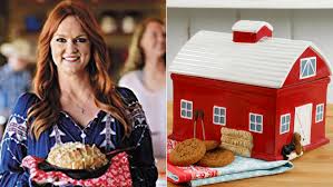 Check out food network's the pioneer woman headquarters for more recipes and to browse photos from inside ree's ranch. The Pioneer Woman Debuted Her Holiday Collection And We Need It All