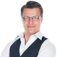 Robert Hogberg's Instagram, Twitter & Facebook