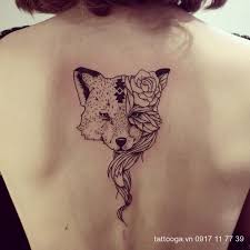 Bị sư phó nhặt được tiểu hòa thượng năm tuổi, nên xuống núi tìm ba ba. Hinh XÄƒm Ä'áº¡i Bang á»Ÿ LÆ°ng Cho Ná»¯