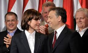Elindította adventi adománygyűjtését az ökumenikus segélyszervezet. Testorok Nelkul Vacsorazott Es A Szemelyzettel Is Pozolt Orban Viktor Egy Tiszaberceli Etteremben Szmo Hu