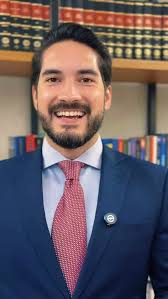 Às vezes a gente se vê meio perdido no meio do caminho, né? Falta direção,  falta aquela fagulha que lembra por que vale a pena continuar. E,  curiosamente, é justamente nesses momentos