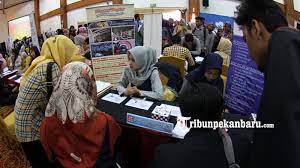 Program pemagangan adalah sebuah program yang bertujuan untuk meningkatkan kualitas sumber daya manusia dalam bentuk kompetensi (skill) dengan cara para peserta terlibat langsung dalam proses. Daftar Perusahaan Penyedia Lowongan Kerja Pekanbaru Job Expo Disnaker Hadirkan Aplikasi Info Kerja Tribun Pekanbaru