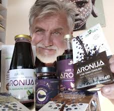 PA SEM KONČNO INFLUENCER RATAL --- sem imel rojstni dan in prejel en čisto  konkreten paket ... kaj, od koga, zakaj? Notri pa kup nekih zavojčkov,  flašk in flaš in na vseh