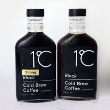 Pin Oleh براءة الشامسية Di Coffee Photograph Bottle Desain Botol Kemasan Minuman Kemasan Produk
