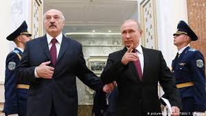 Nu loekasjenko verzwakt is kan poetin waarmaken wat hij al zo lang wil. Belarus Holds Parliamentary Polls As Lukashenko Balances Russia And The West News Dw 17 11 2019