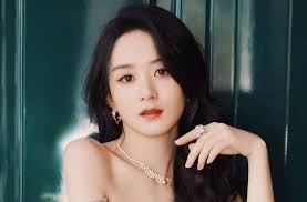 Triệu Lệ Dĩnh dự tiệc thời trang