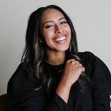 Mandy Christian's Instagram, Twitter & Facebook