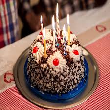 اجمل صور تورتة عيد ميلاد للاحتفال بالحبيب والصديق موقع مصري Birthday Cake With Candles Small Birthday Cakes Cake