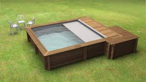 Urban Pools Richtige Schwimmbecken Gesichert Durch Eine Automatische Abdeckung Die Dank Ihrer Grosse Von W In 2020 Gartenpools Kleiner Garten Kleine Hinterhof Pools